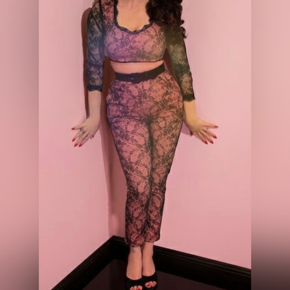 Vixen By Micheline Pitt Peach And Lace Cigarette Pants (M)